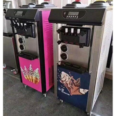 Soft Ice Cream Machine mit 3 Geschmacksrichtungen und 1 Mischung 120 KG Kapazität