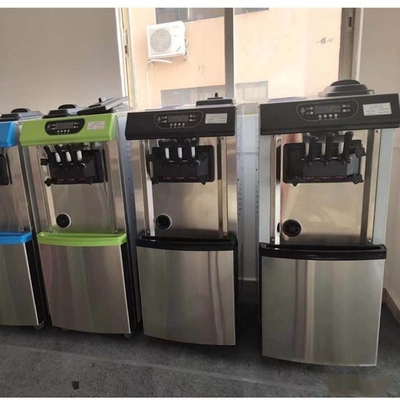 Soft Ice Cream Machine mit 3 Geschmacksrichtungen und 1 Mischung 120 KG Kapazität