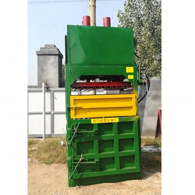 2022 Neueste Technologie Mini Hay Press Baler einfach zu bedienen vertikaler Hydrauliktyp