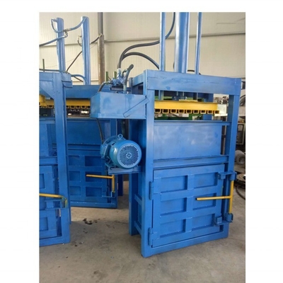 2022 Neueste Technologie Mini Hay Press Baler einfach zu bedienen vertikaler Hydrauliktyp