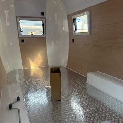 Elektrische System zur Verfügung gestellt Catering Trailer Edelstahl Food Van für Bekleidungsgeschäfte
