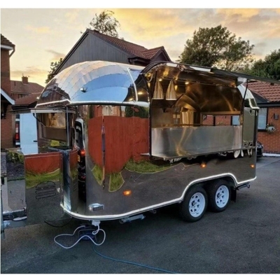 35 KM-75 KM/H Food Truck Catering Trailer mit einfachem Betrieb und voll ausgestatteter Küche