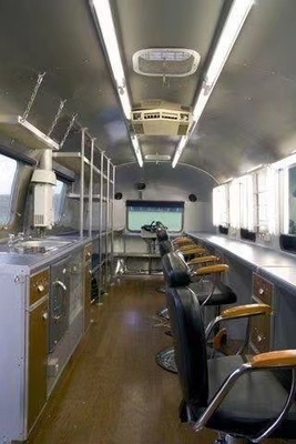 Mehrfunktionales Mobilgeschäft Friseur Auto Nahrungsmittelwagen mit Sojabohnen Rohstoff