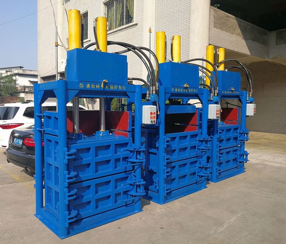 Hydraulische PET-Flaschenballermaschine 30t-100t Kapazität 5-8 Beutel pro Stunde Hydraulischer Verdichter